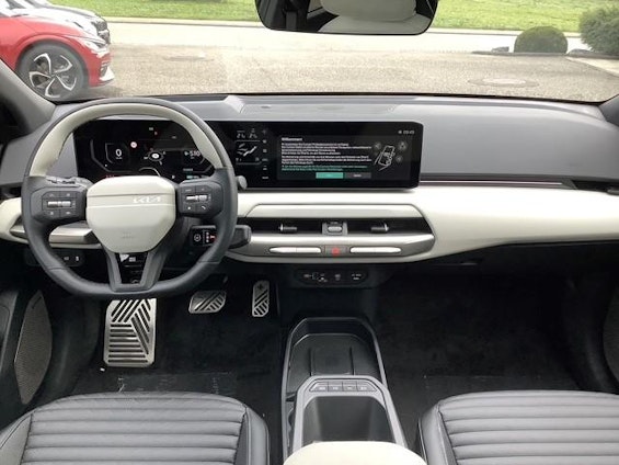 Vehicle image 10 Vehicle image 10