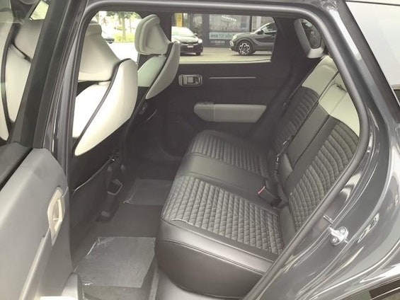 Vehicle image 11 Vehicle image 11