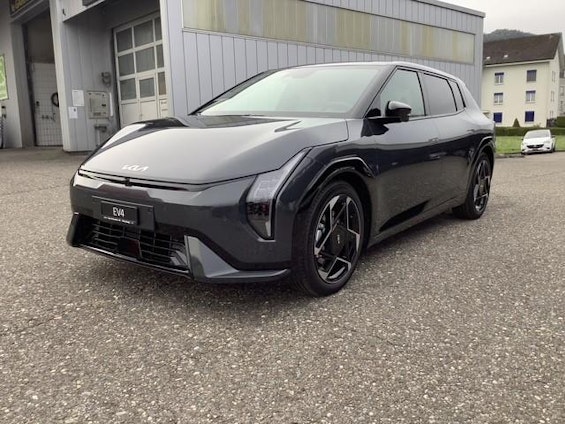 First vehicle image First vehicle image