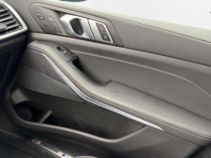 Vehicle image BMW X5