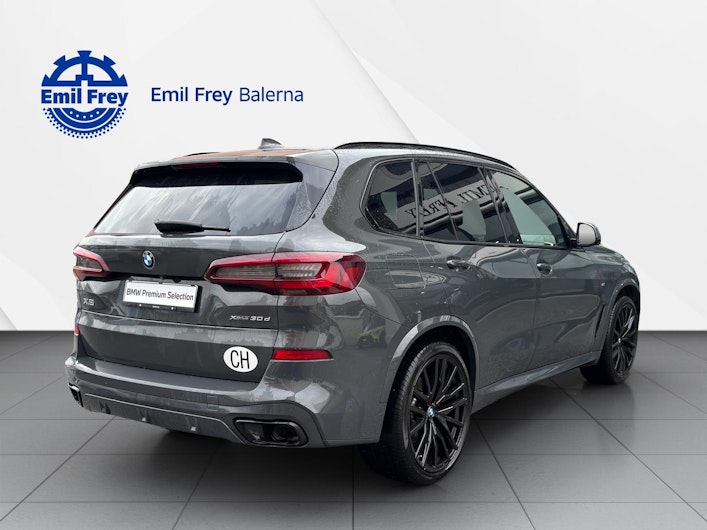 Vehicle image BMW X5