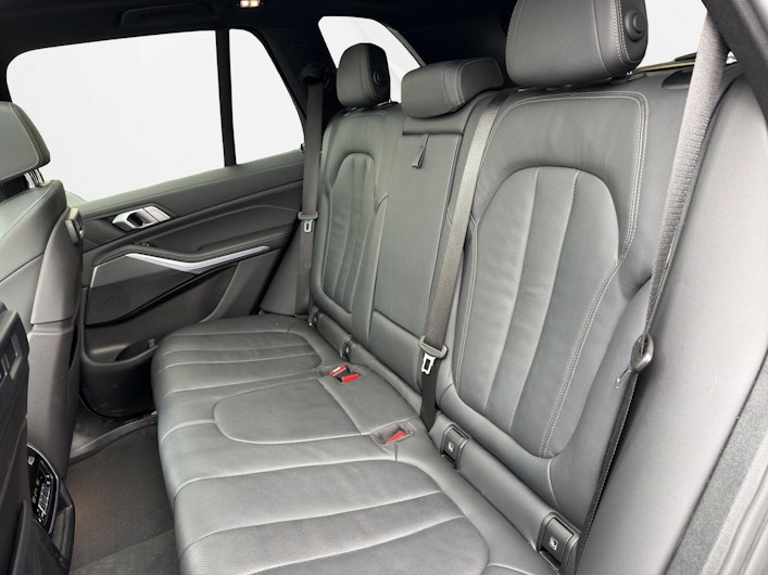 Vehicle image BMW X5