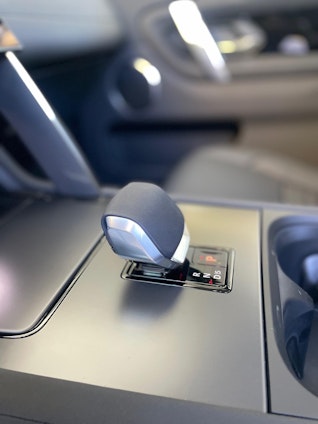 Vehicle image 17 Vehicle image 17