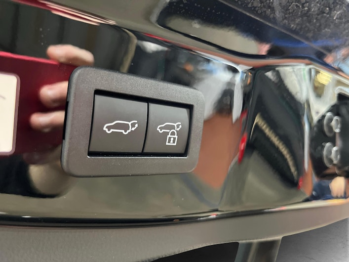 Vehicle image TOYOTA C-HR