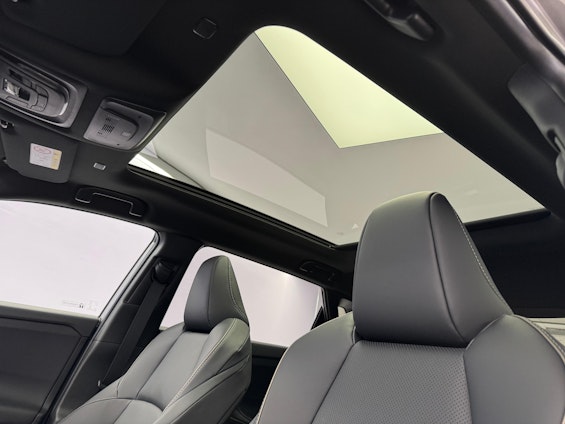 Vehicle image 16 Vehicle image 16