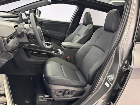 Vehicle image 8 Vehicle image 8