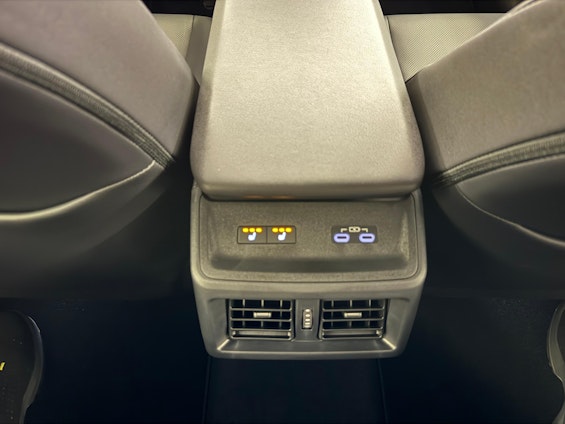 Vehicle image 15 Vehicle image 15