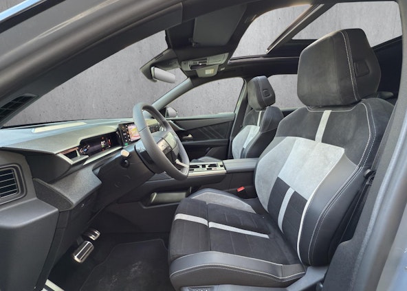 Vehicle image 8 Vehicle image 8