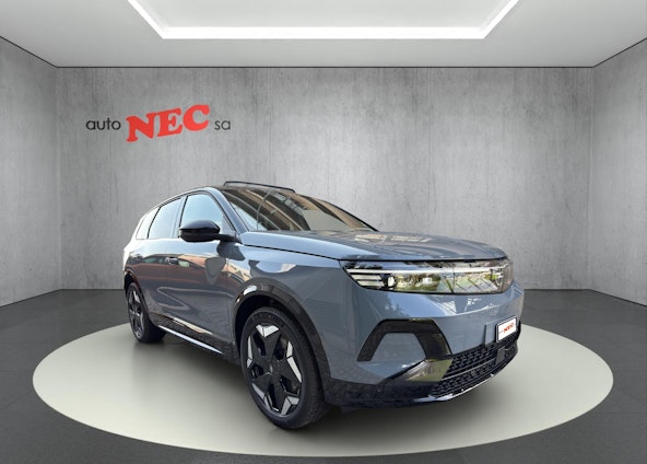 First vehicle image First vehicle image