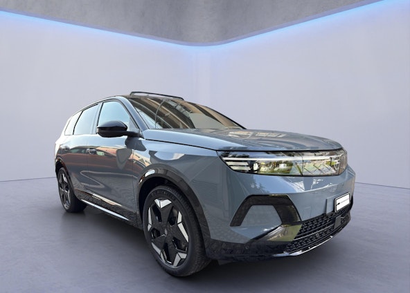 First vehicle image First vehicle image