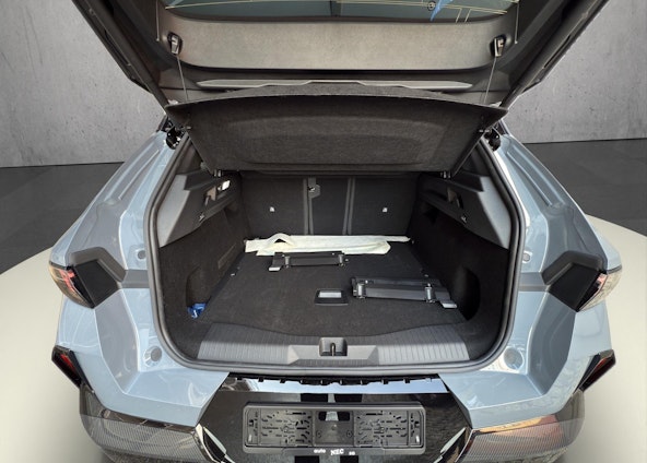 Vehicle image 10 Vehicle image 10