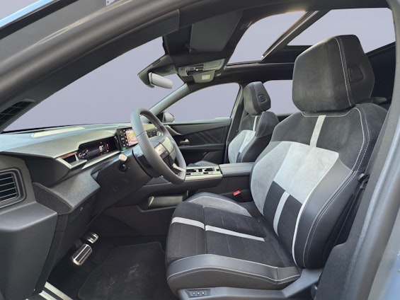 Vehicle image 8 Vehicle image 8