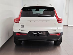 Vehicle image VOLVO XC40 2.0 B3 MH Plus Dark