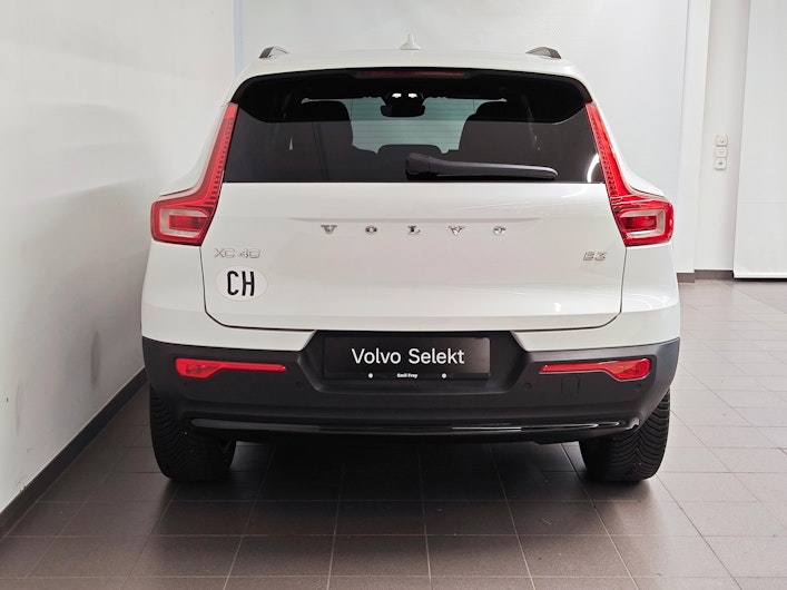 Vehicle image VOLVO XC40