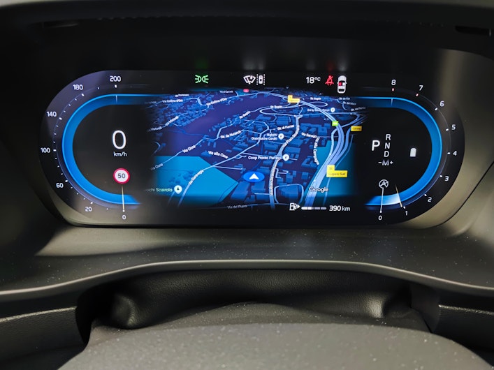 Vehicle image VOLVO XC40