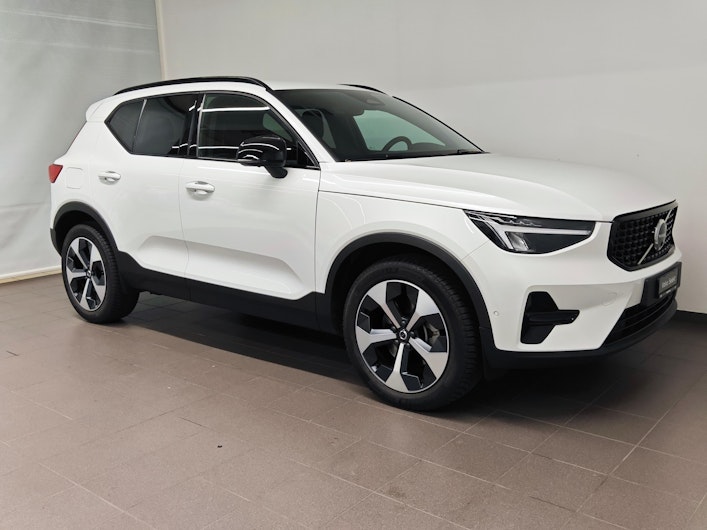 Vehicle image VOLVO XC40