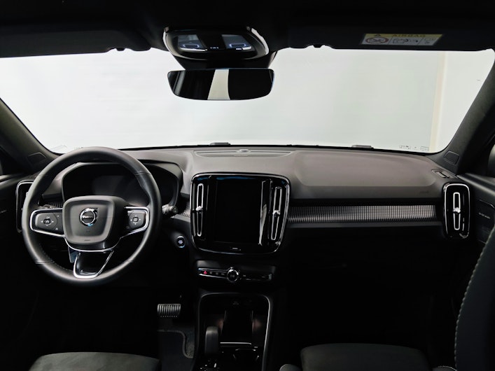 Vehicle image VOLVO XC40