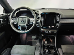 Vehicle image VOLVO XC40 2.0 B3 MH Plus Dark