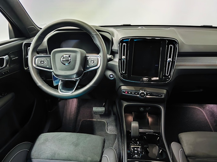 Vehicle image VOLVO XC40