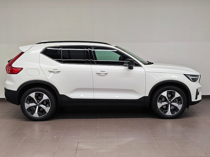 Vehicle image VOLVO XC40