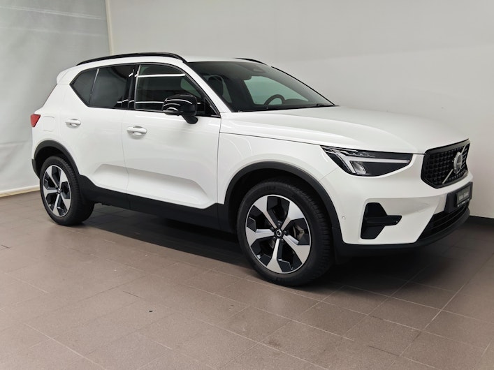 Vehicle image VOLVO XC40