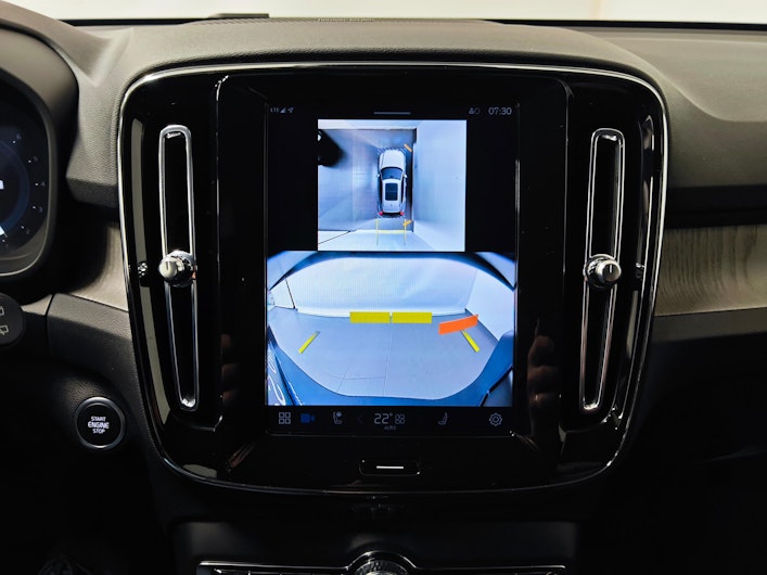 Vehicle image VOLVO XC40