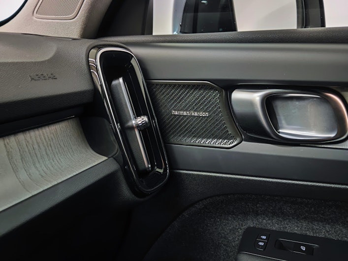 Vehicle image VOLVO XC40