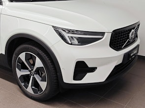 Vehicle image VOLVO XC40 2.0 B4 MH Plus Dark