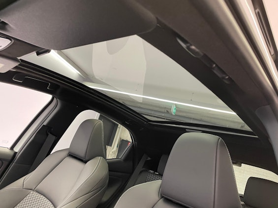 Vehicle image 15 Vehicle image 15