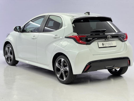 Vehicle image 4 Vehicle image 4