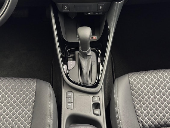 Vehicle image 13 Vehicle image 13