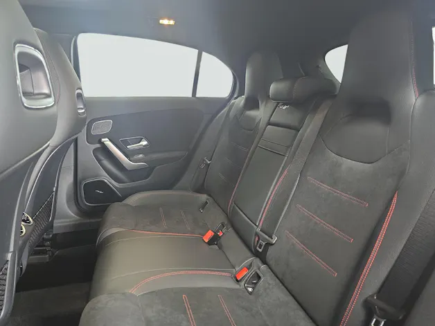 Mercedes-Benz A 220 4MATIC AMG Line