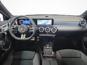 Fahrzeugbild MERCEDES-BENZ A 220 4MATIC AMG Line
