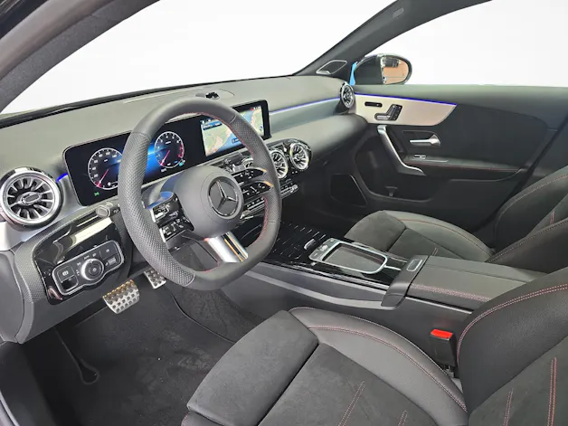 Mercedes-Benz A 220 4MATIC AMG Line