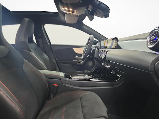 Mercedes-Benz A 220 4MATIC AMG Line