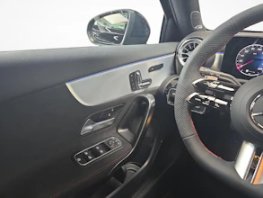 https://vehicle.imgix.net/4043867/d701f500-d300-4e83-8b64-ea17d3e0338a.jpg