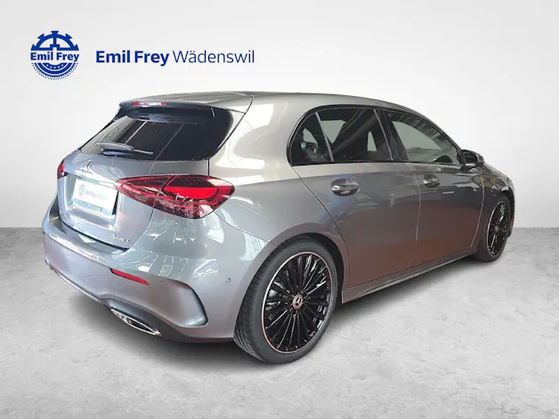 Mercedes-Benz A 220 4MATIC AMG Line