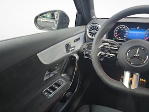 Fahrzeugbild MERCEDES-BENZ A 220 4MATIC AMG Line