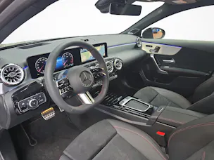 Mercedes-Benz A 220 4MATIC AMG Line