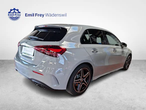 https://vehicle.imgix.net/4043876/10fce610-0614-41ca-8b82-92a9337d2d0e.jpg