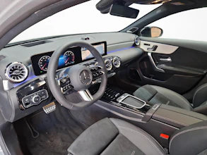 https://vehicle.imgix.net/4043876/293c7761-35fc-42bd-a627-bf6f9ae7386f.jpg