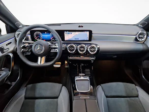 https://vehicle.imgix.net/4043876/cc5986be-5094-4f83-bb1d-459a2b8fa7f1.jpg