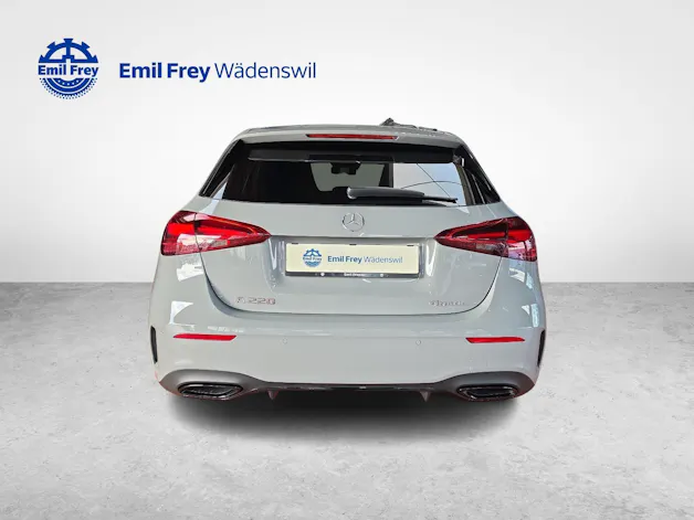 MERCEDES-BENZ A 220 4MATIC AMG Line