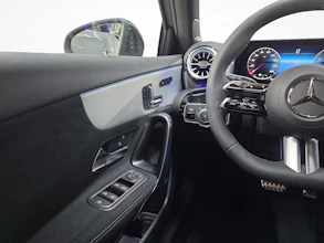 https://vehicle.imgix.net/4043881/4cdc7a12-a584-4716-9035-2b457ca1c3d7.jpg