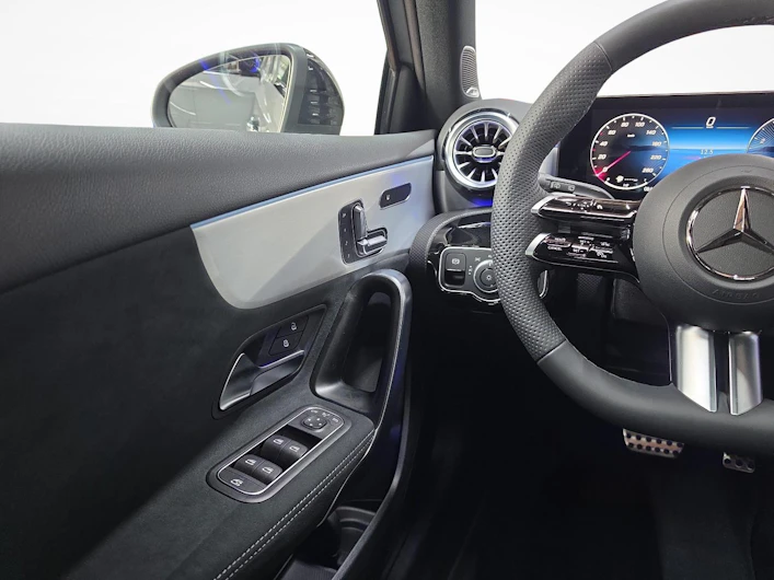 immagine del veicolo MERCEDES-BENZ A 220