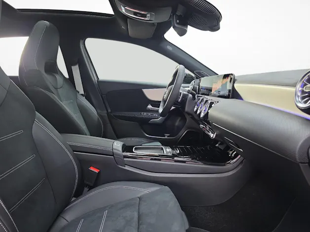 MERCEDES-BENZ A 220 4MATIC AMG Line