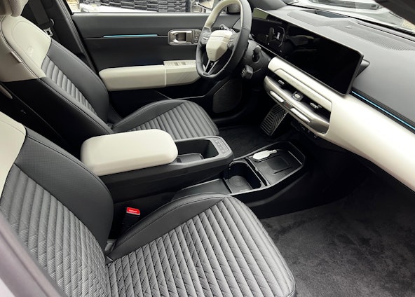 Vehicle image 7 Vehicle image 7