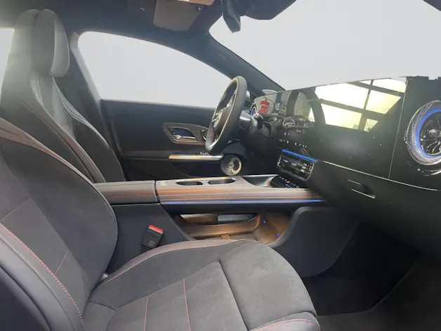 Mercedes-Benz CLA 350 4MATIC AMG Line