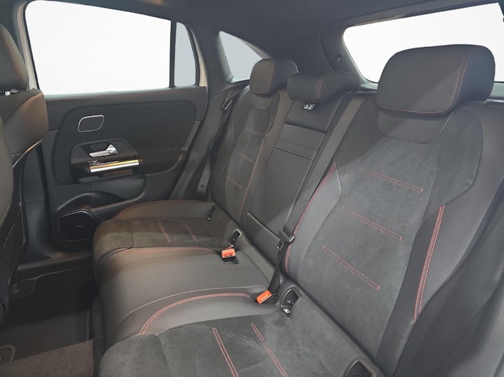 Vehicle image MERCEDES-BENZ EQA 350