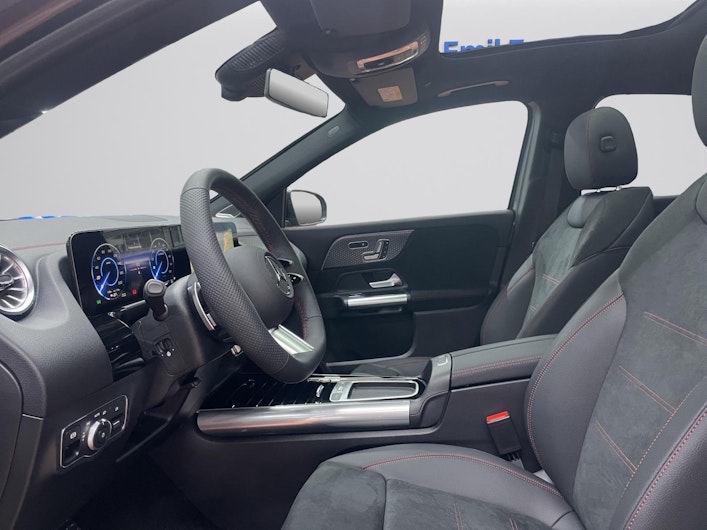 Vehicle image MERCEDES-BENZ EQA 350